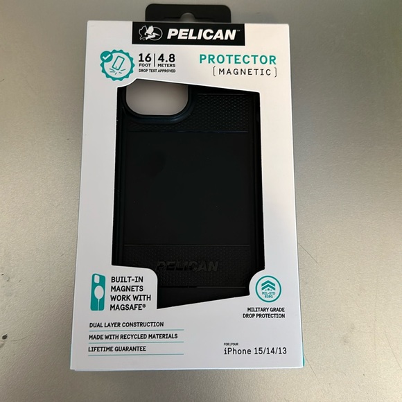 Pelican iPhone 15/14/13 phone case (magnetic) - Picture 1 of 3